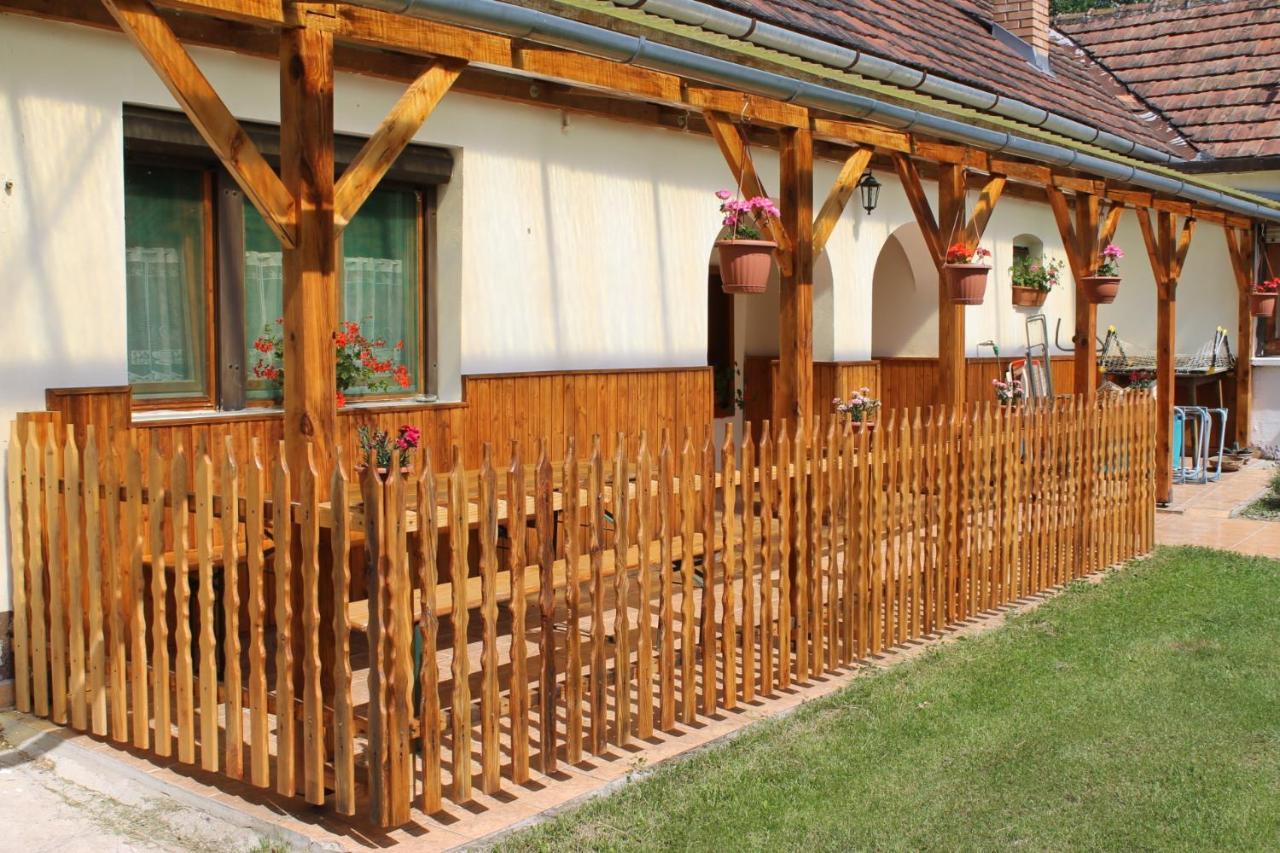 Hotel Orban Porta à Szalafő Extérieur photo